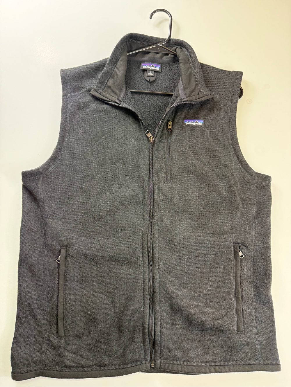 Patagonia Men's Charcoal Gray Full-Zip Fleece Vest